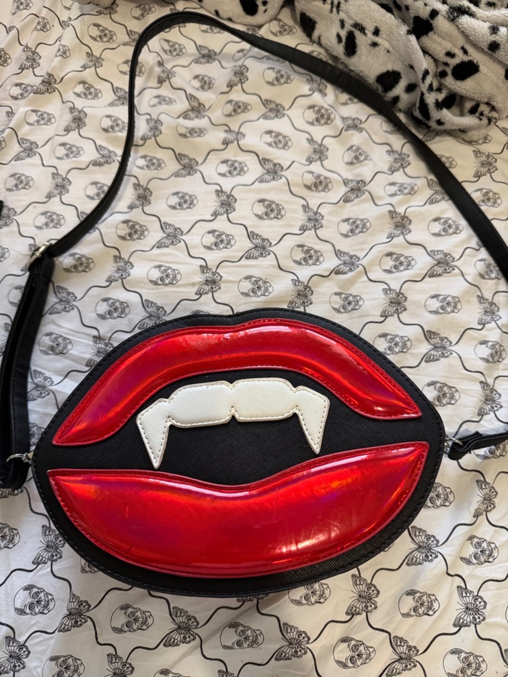 Red Lips Vamp Crossbody Bag with White Fangs - Women Bags